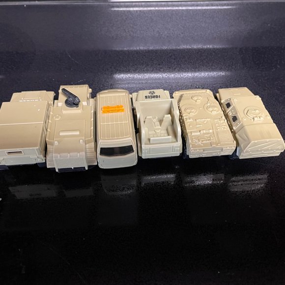 Bundle of 6 Military vehicles - Picture 4 of 4